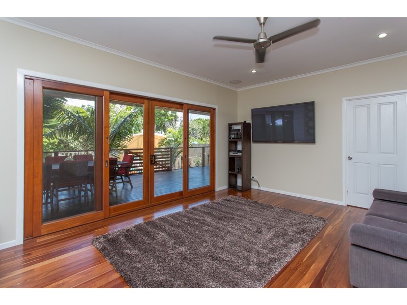 165 Waverley Street, Bucasia QLD 4750