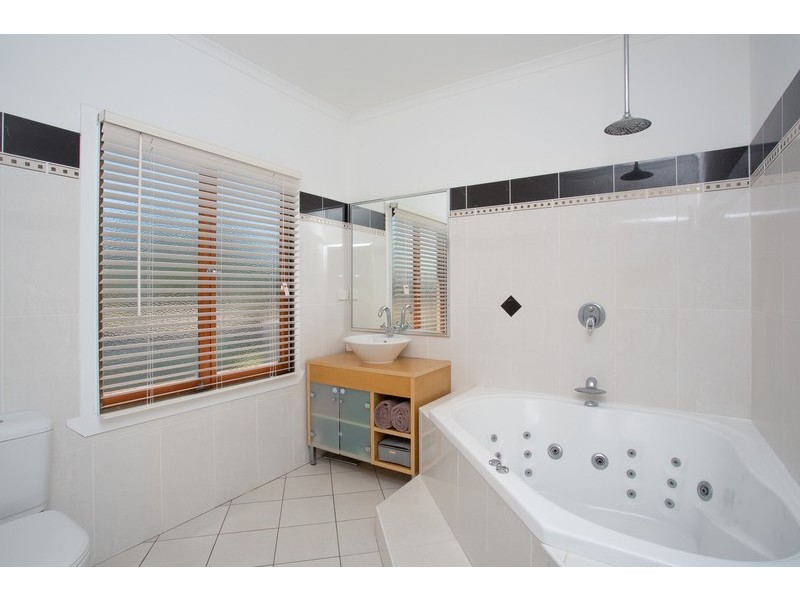 165 Waverley Street, Bucasia QLD 4750