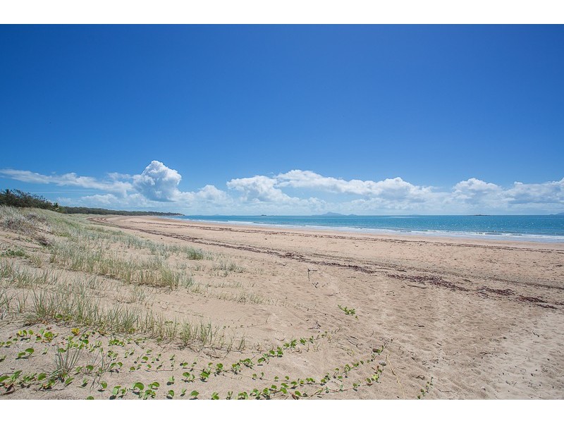 165 Waverley Street, Bucasia QLD 4750