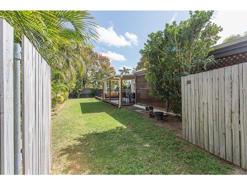 20 Stott Street, Bucasia QLD 4750