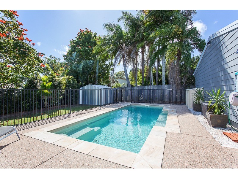 20 Stott Street, Bucasia QLD 4750