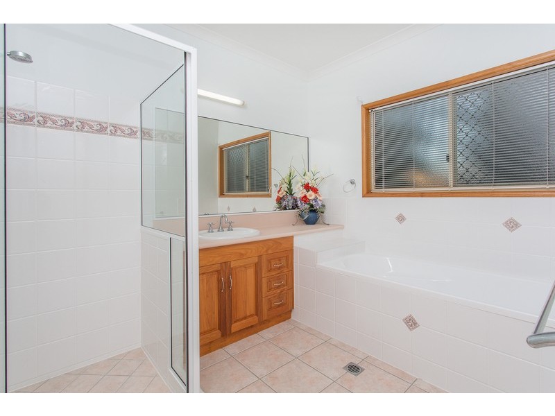 13  Chelsea Crescent, Glenella QLD 4740