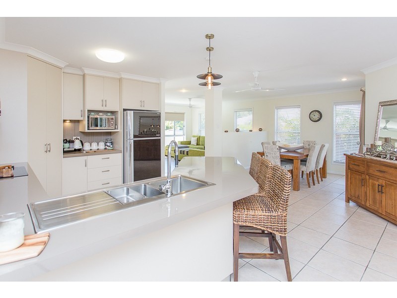7 Seaspray Close, Shoal Point QLD 4750