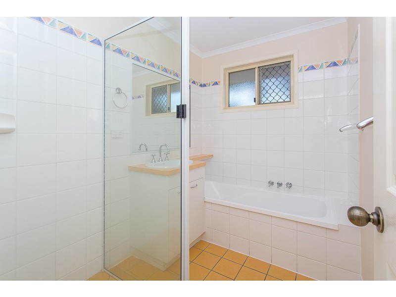 8  DUSTWILL STREET, Eimeo QLD 4740