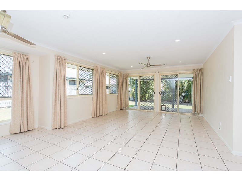 8  DUSTWILL STREET, Eimeo QLD 4740