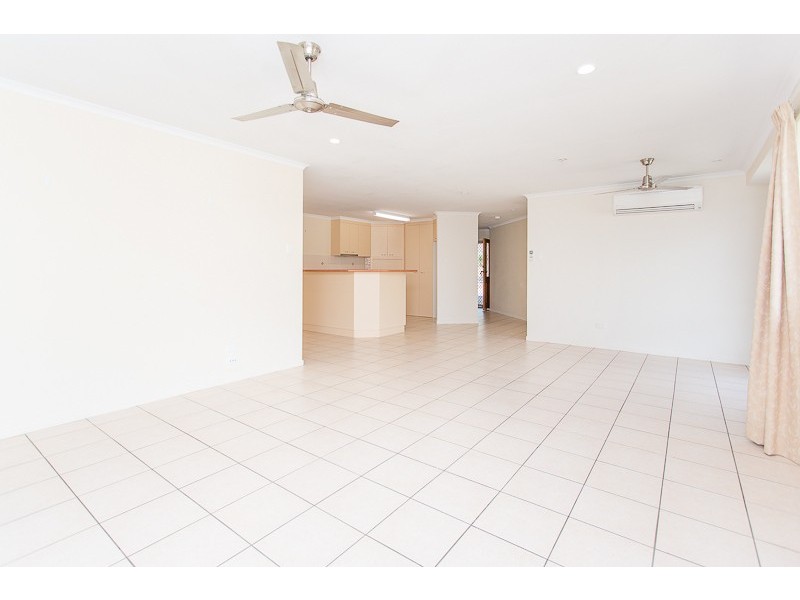 8  DUSTWILL STREET, Eimeo QLD 4740