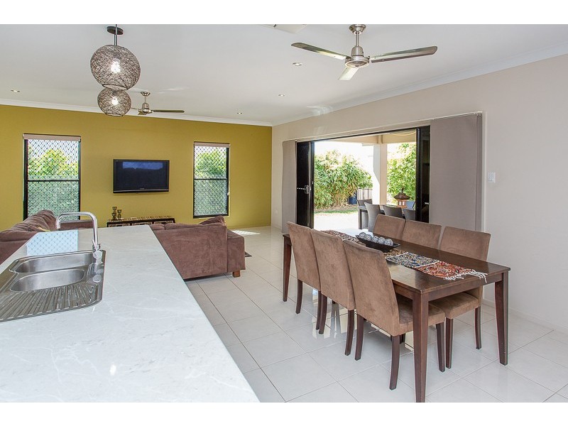 1 Bachelor Court, Marian QLD 4753