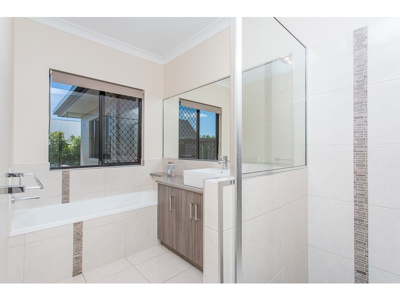 1 Bachelor Court, Marian QLD 4753