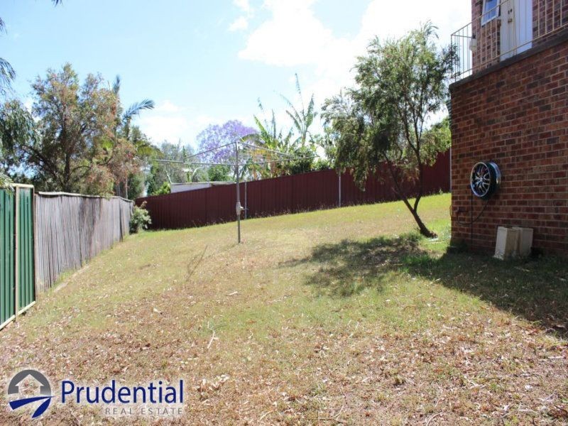 2/7 Clareville Close, Woodbine NSW 2560