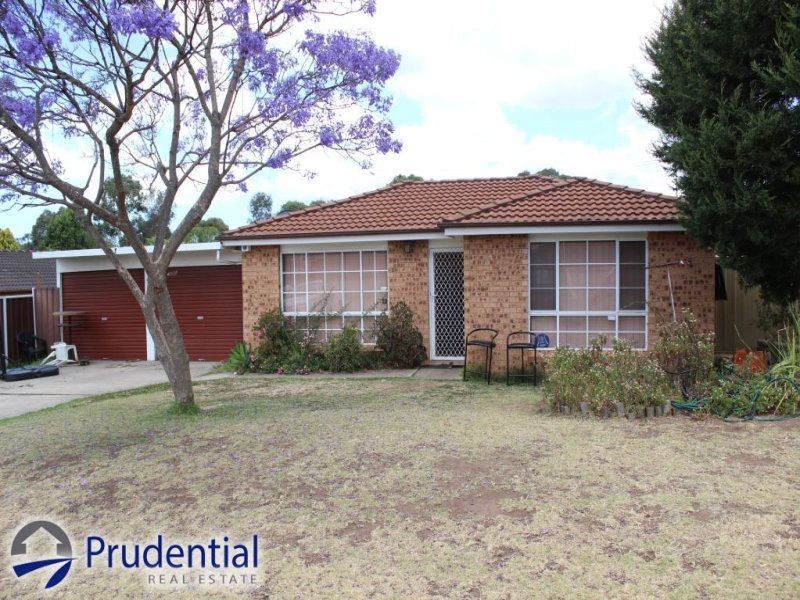 13 Juliet Close, Rosemeadow NSW 2560