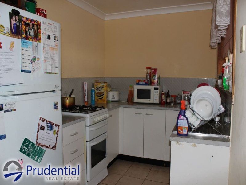 13 Juliet Close, Rosemeadow NSW 2560