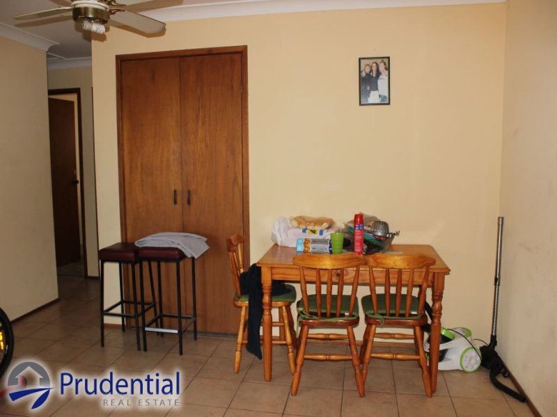 13 Juliet Close, Rosemeadow NSW 2560