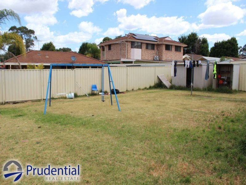 13 Juliet Close, Rosemeadow NSW 2560