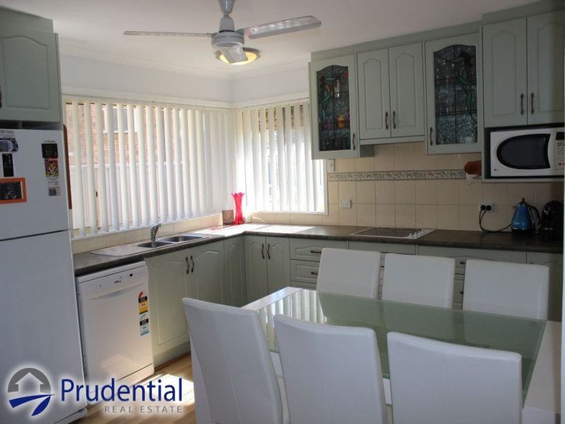 10 Kullaroo Avenue, Bradbury NSW 2560