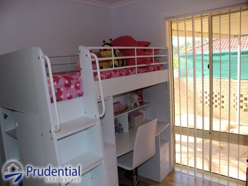 10 Kullaroo Avenue, Bradbury NSW 2560