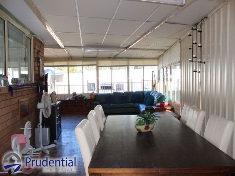 10 Kullaroo Avenue, Bradbury NSW 2560