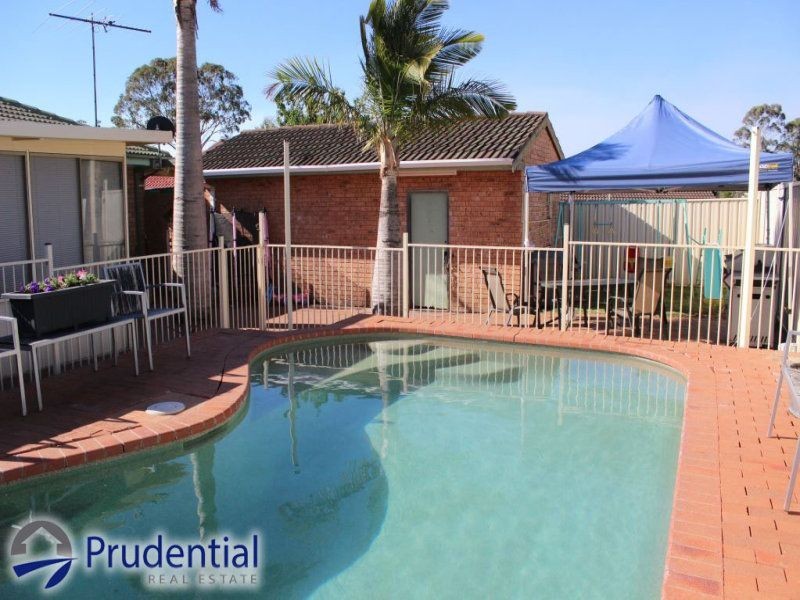 10 Kullaroo Avenue, Bradbury NSW 2560