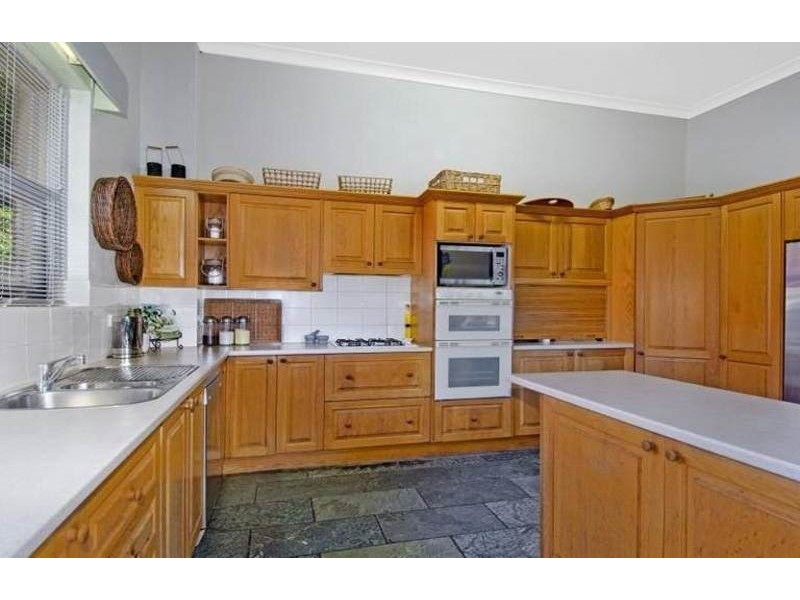 63 Undercliff Road, Freshwater NSW 2096