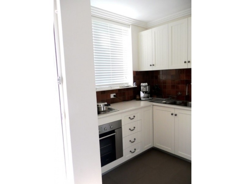 27/12 Ronald Avenue, Freshwater NSW 2096