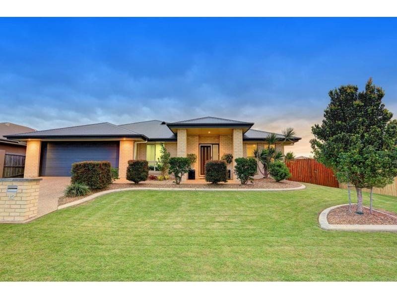 12 LANDSBOROUGH STREET, Bargara QLD 4670