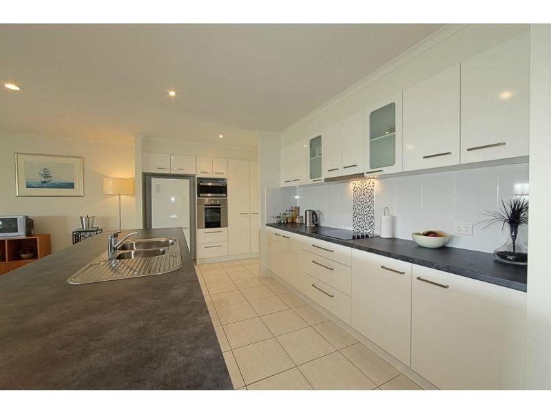 12 LANDSBOROUGH STREET, Bargara QLD 4670