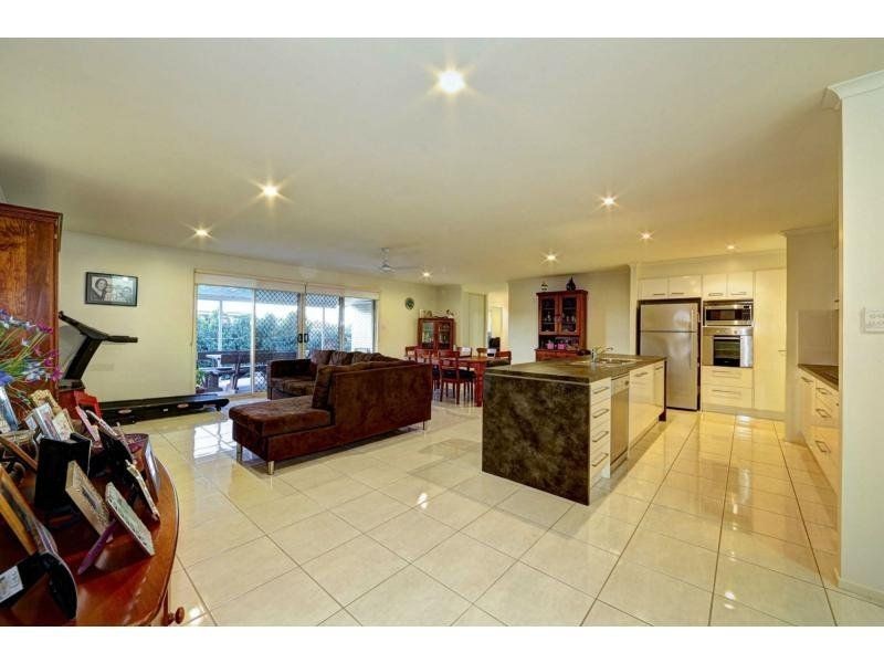 12 LANDSBOROUGH STREET, Bargara QLD 4670