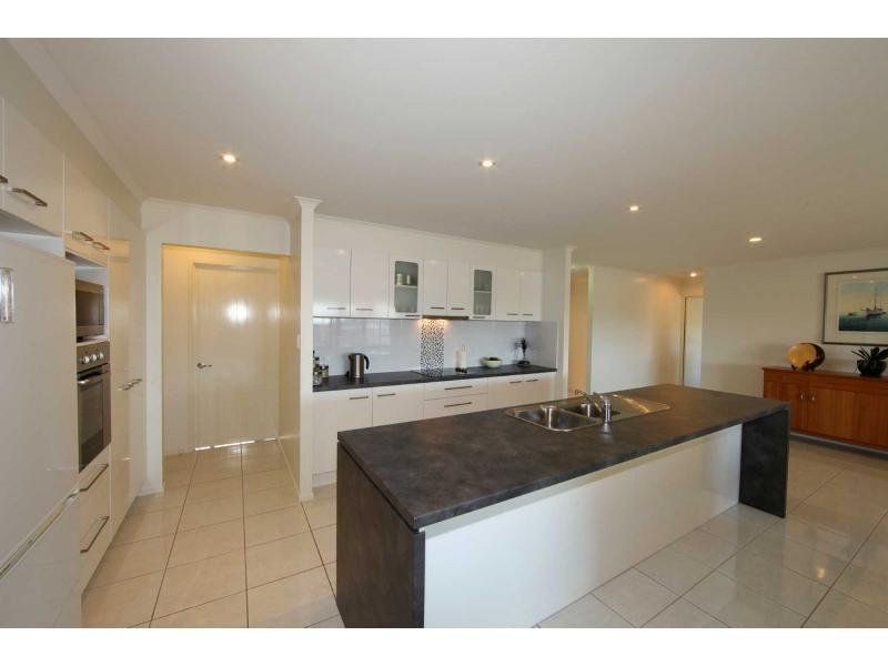 12 LANDSBOROUGH STREET, Bargara QLD 4670