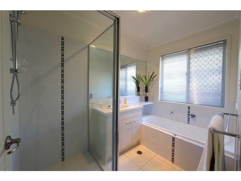 12 LANDSBOROUGH STREET, Bargara QLD 4670