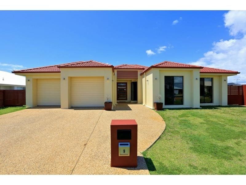 9 HILLCREST court, Bargara QLD 4670