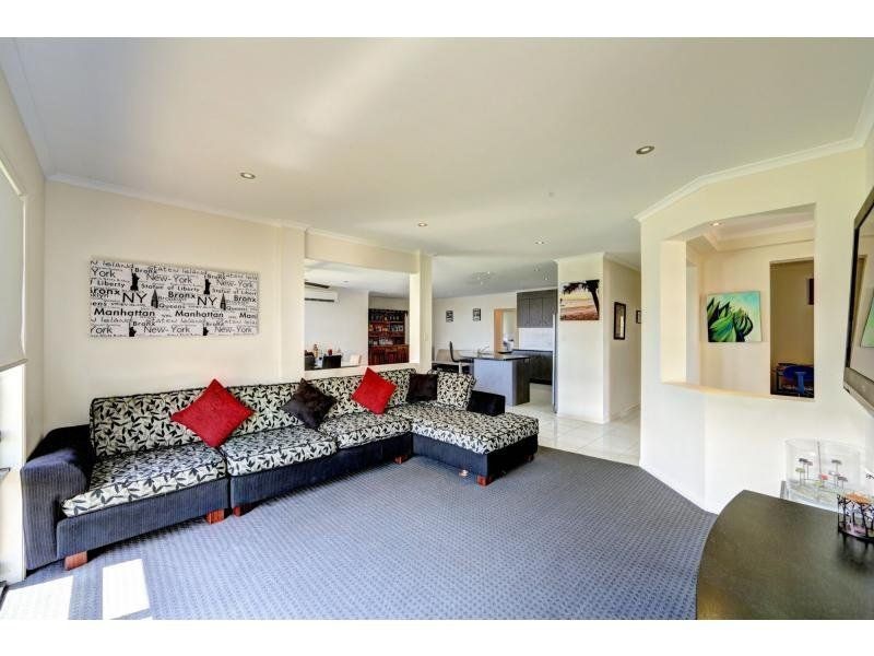 9 HILLCREST court, Bargara QLD 4670