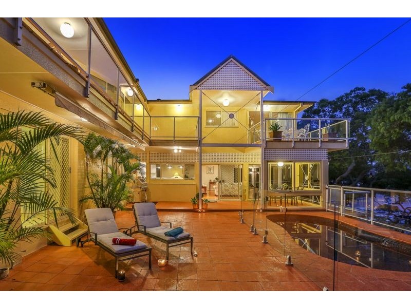 19a Peronne Avenue, Clontarf NSW 2093