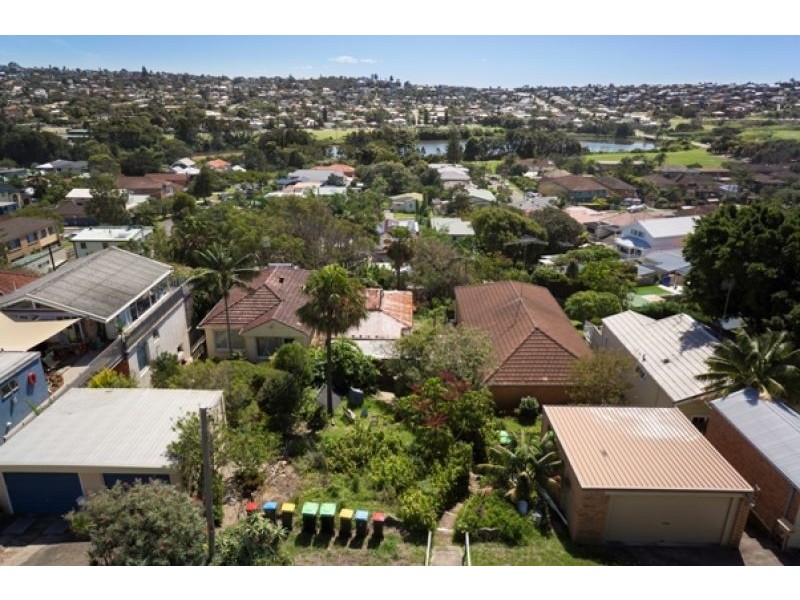 7 Curl Curl Parade, Curl Curl NSW 2096