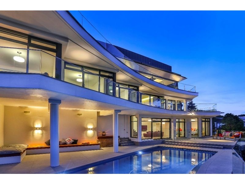 9 Peronne Avenue, Clontarf NSW 2093