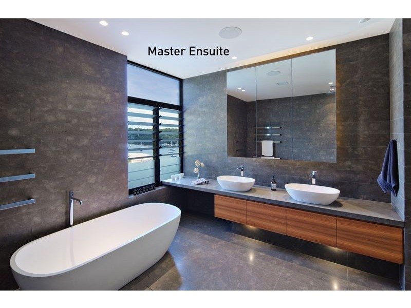 9 Peronne Avenue, Clontarf NSW 2093