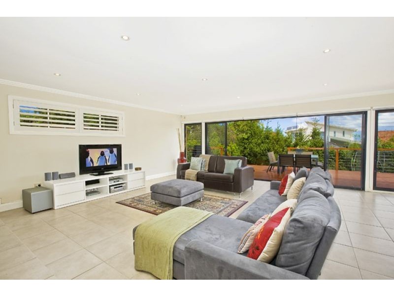 77 Macmillan St, Seaforth NSW 2092