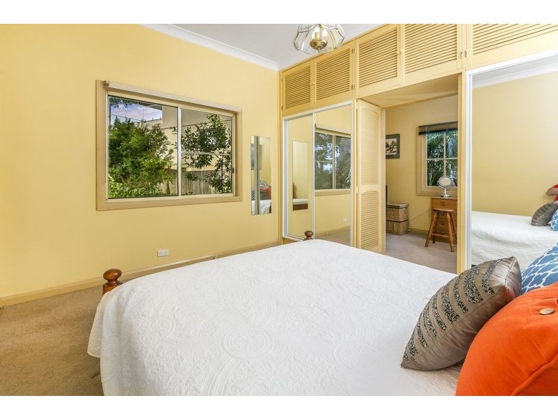 3 Curl Curl Parade, Curl Curl NSW 2096