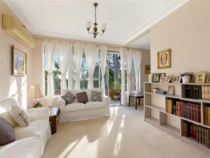 9 Montauban Avenue, Seaforth NSW 2092