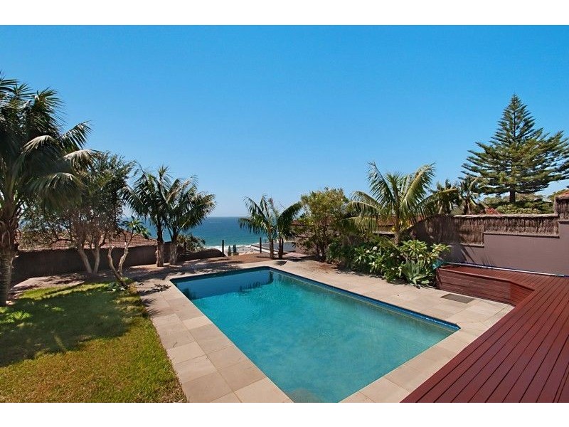 12 Seaview Avenue, Freshwater NSW 2096