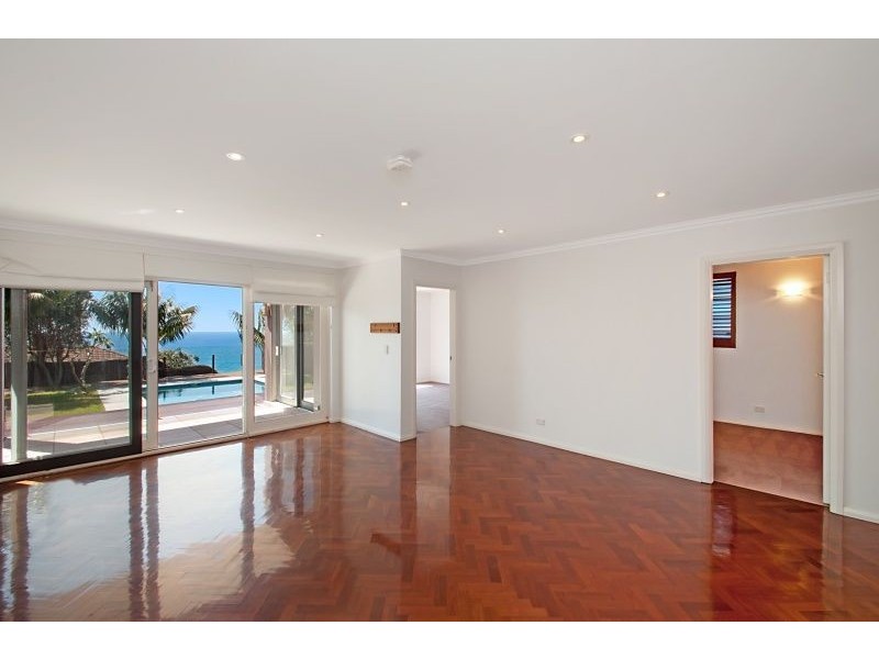 12 Seaview Avenue, Freshwater NSW 2096