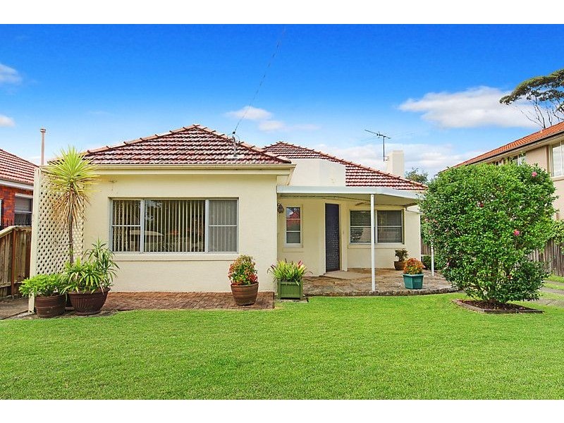 56 Peacock  Street, Seaforth NSW 2092