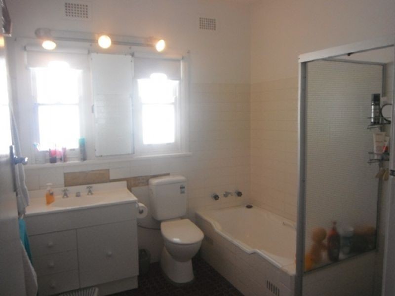 17 Fromelles Avenue, Seaforth NSW 2092