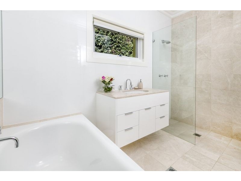 6 Sandra Place, Seaforth NSW 2092