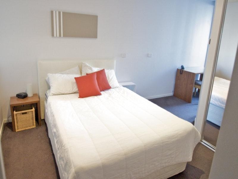 707/18 Waterview Walk, Docklands VIC 3008