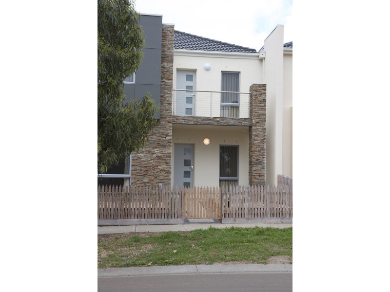 71 Central Park Avenue, Point Cook VIC 3030