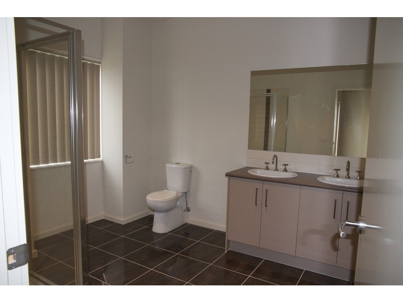 71 Central Park Avenue, Point Cook VIC 3030