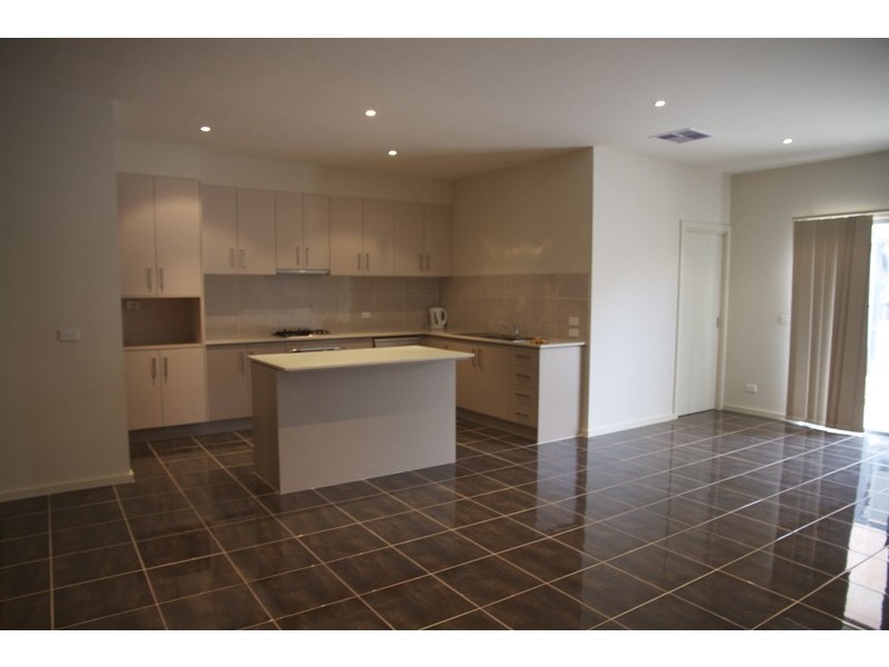 71 Central Park Avenue, Point Cook VIC 3030