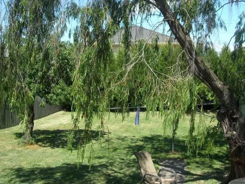 10 Rosemary Street, Chadstone VIC 3148