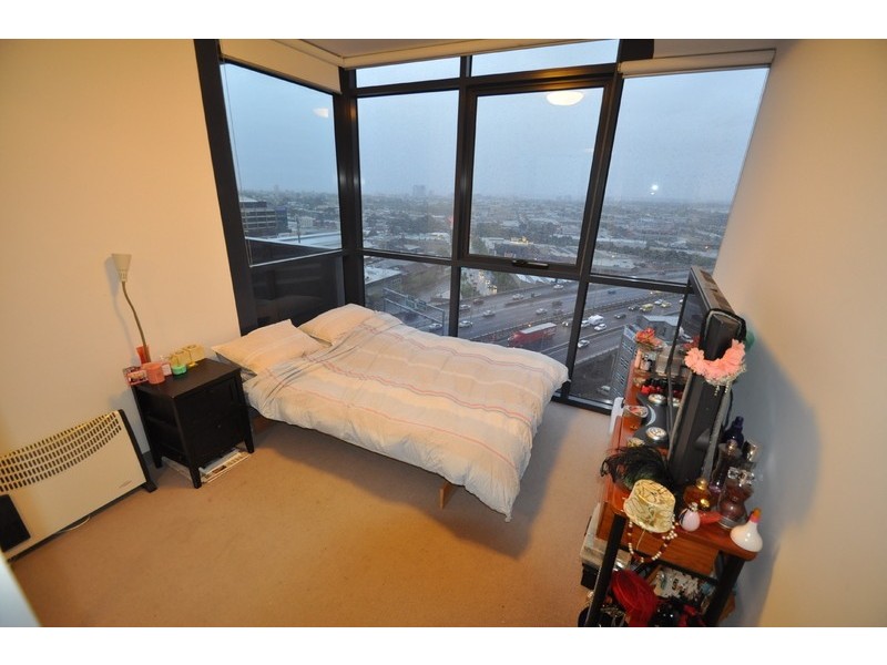 1704/109 Clarendon Street, Southbank VIC 3006