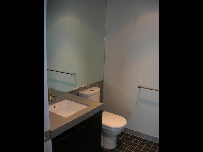 111/209 Harbour Esplanade, Docklands VIC 3008