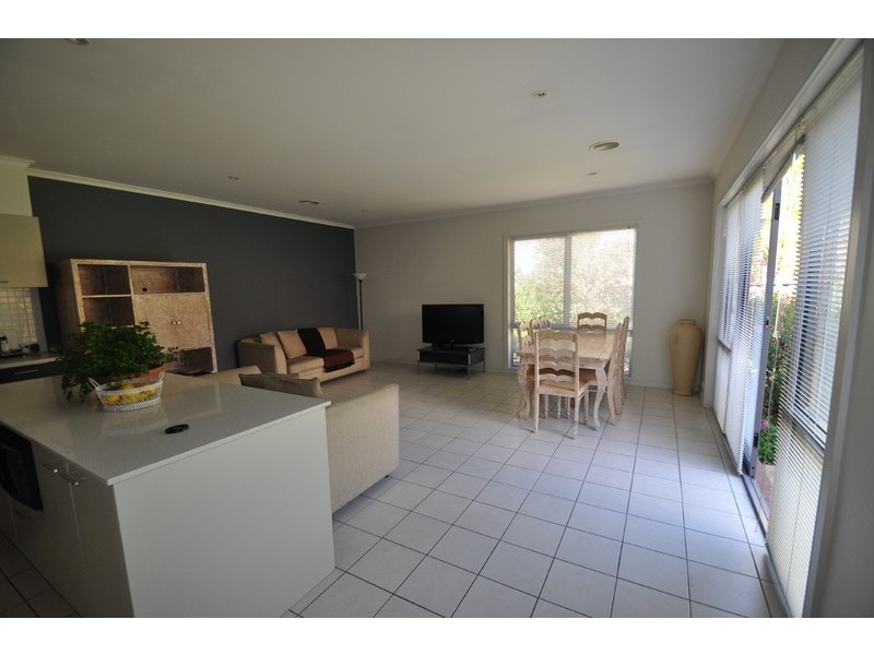 6 Carnoustie Parade, Heatherton VIC 3202